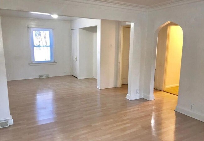 Building Photo - 829 Marvin Ave