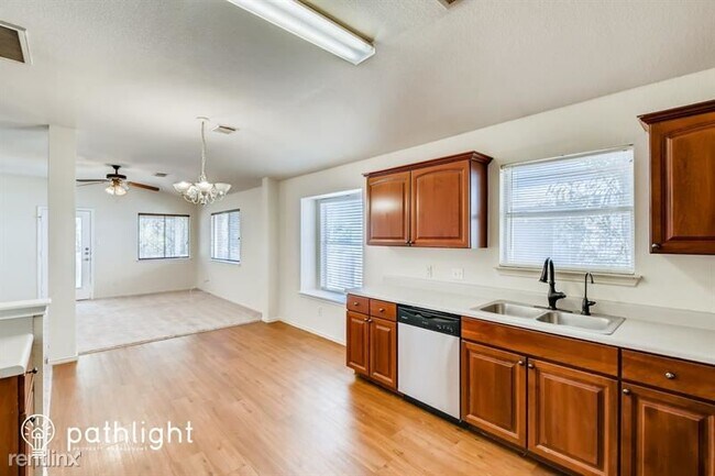 Building Photo - 3 br, 2 bath House - 1411 Catalina UNIT