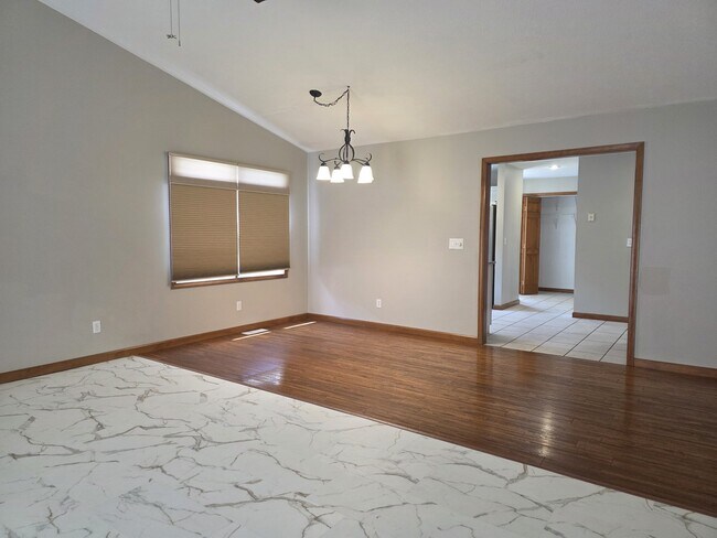 Foto del edificio - 2802 Cronin Dr