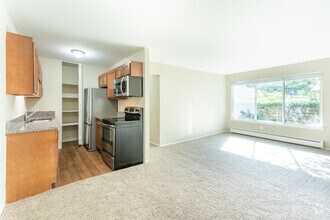 2 BR, 1 BA - The Shakespeare - Shoreview Apartments