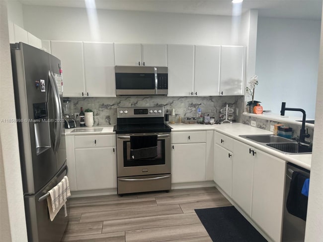 Foto del edificio - 4226 SW 156th Ave