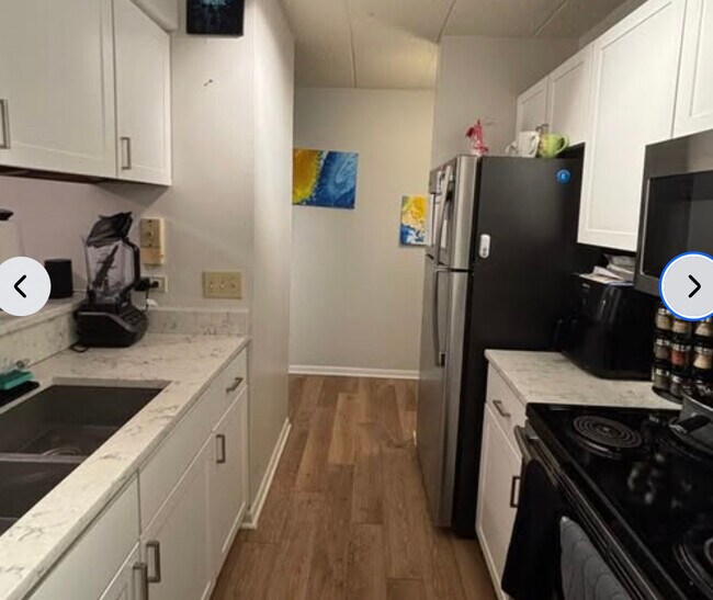 Foto del edificio - 806 Foxworth Blvd