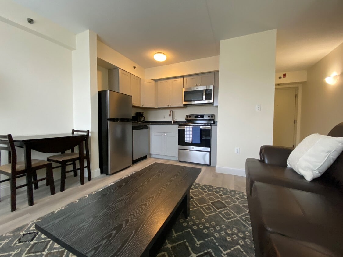 44 Montvale Avenue Apartments in Woburn, MA