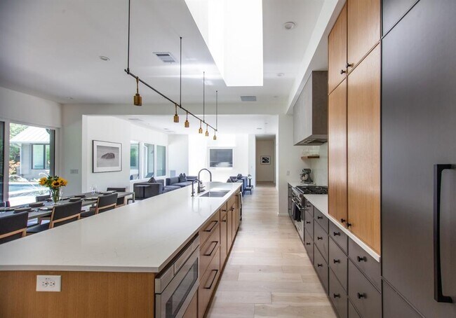 Foto del edificio - 2902 Oak Park Dr