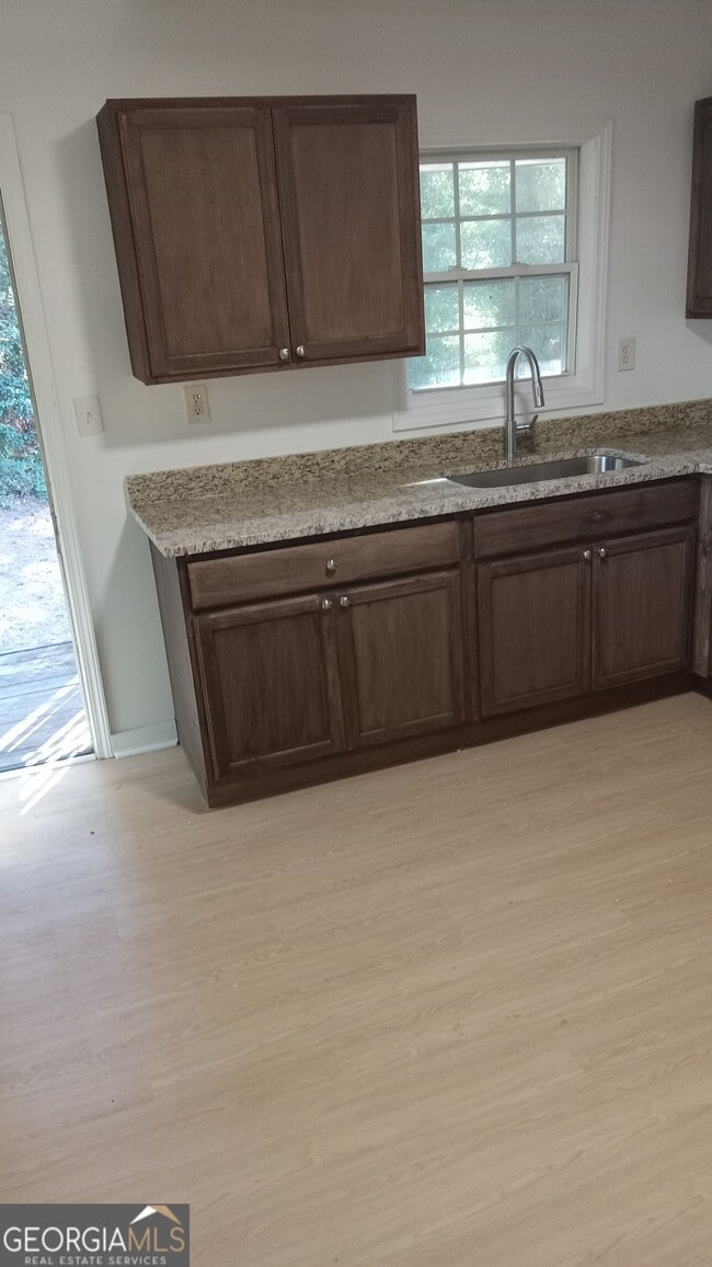 Foto del edificio - 7177 Puckett St SW