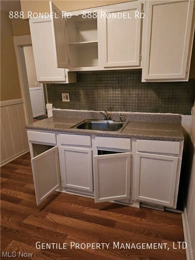 Building Photo - Charming 3 Bedroom, 1 Bath Multifamily Hom...