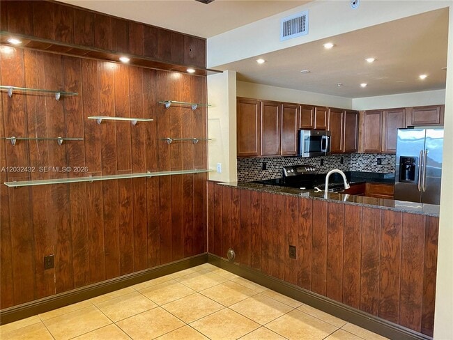 Building Photo - 8800 NW 107 Ct
