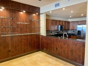 Building Photo - 8800 NW 107 Ct