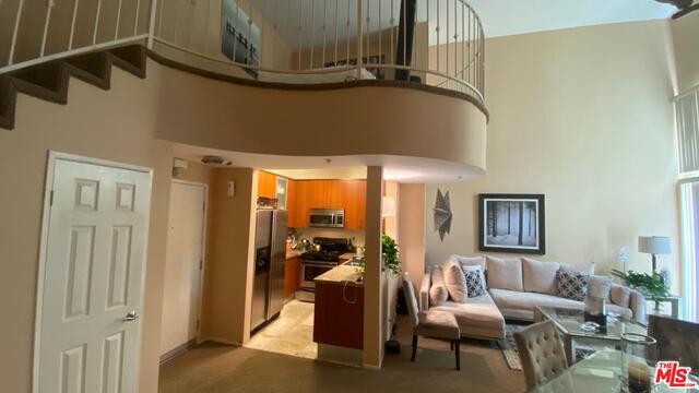 Building Photo - 620 S Gramercy Pl