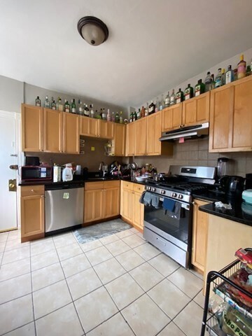 Primary Photo - 10 Glenville Ave