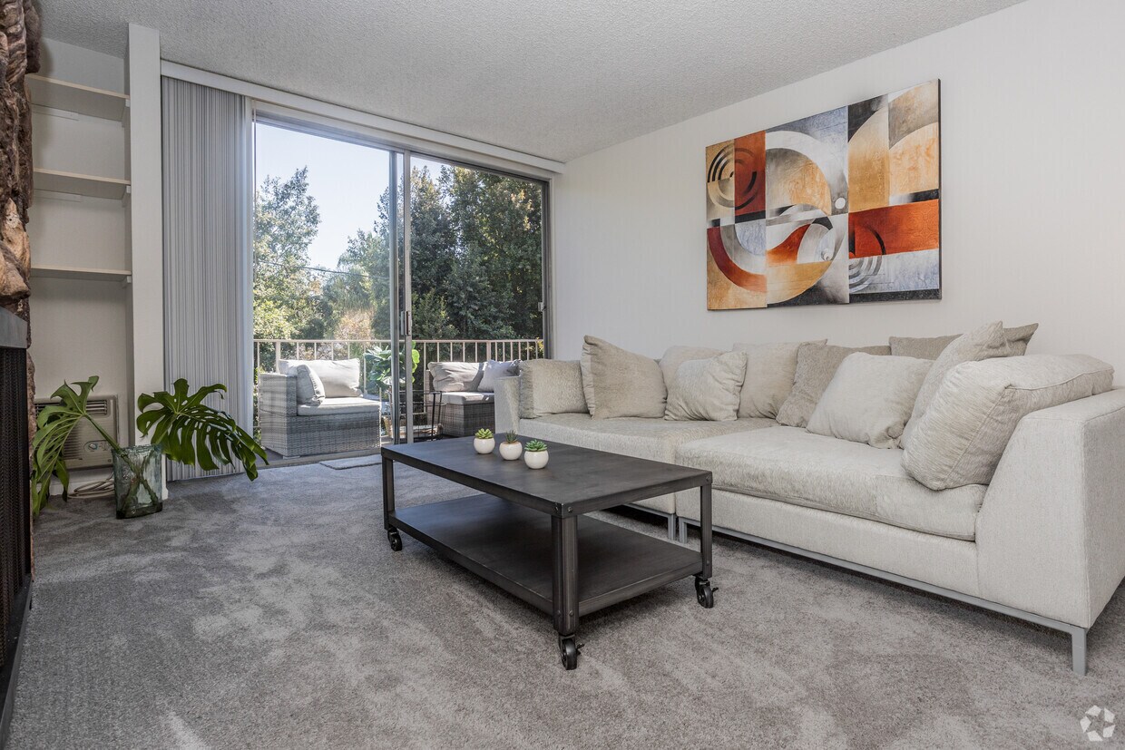 Glen Arbor Villas Apartments in Los Angeles, CA Westside Rentals