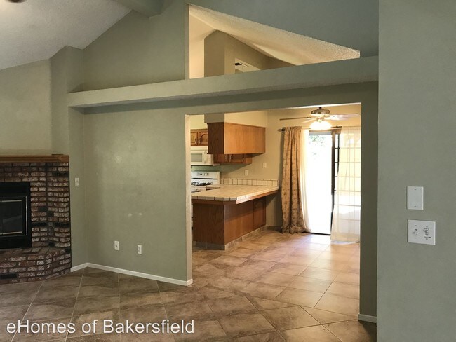 Building Photo - 3 br, 2 bath House - 12916 Birkenfeld Ave