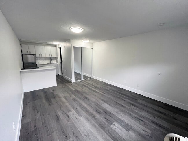 Foto del edificio - Pine Grove Apartments