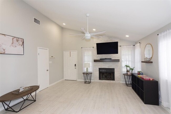 Building Photo - 8903 Palace Pkwy