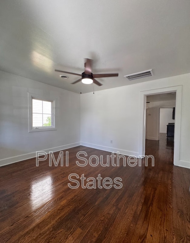 Building Photo - 304 N Leach St