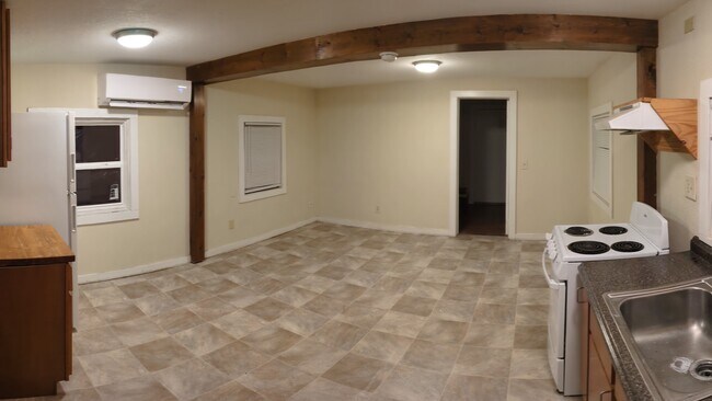 Foto del edificio - 2919 Winter Lake Rd