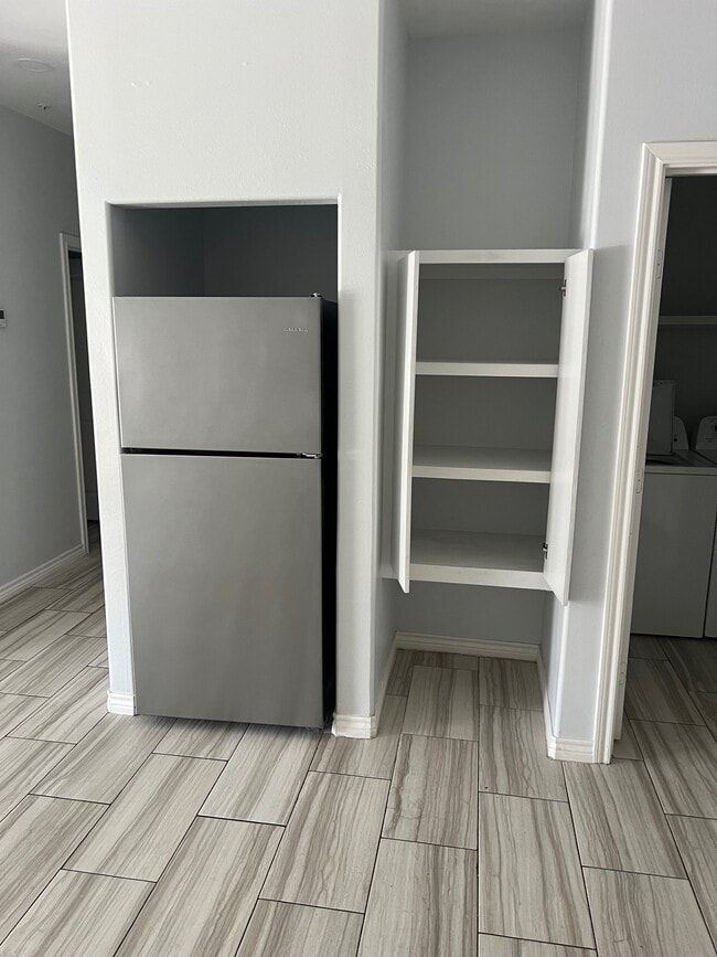 Building Photo - 1306 Royola St