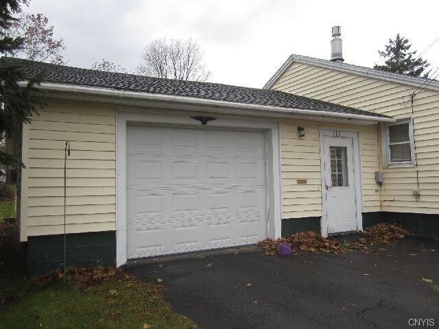 Building Photo - 312 Maple St