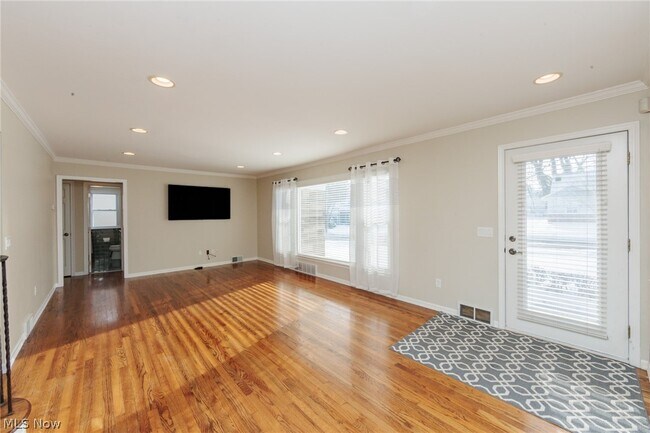 Foto del edificio - 23915 Glenhill Dr