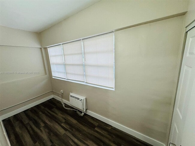 Foto del edificio - 2960 W Flagler St