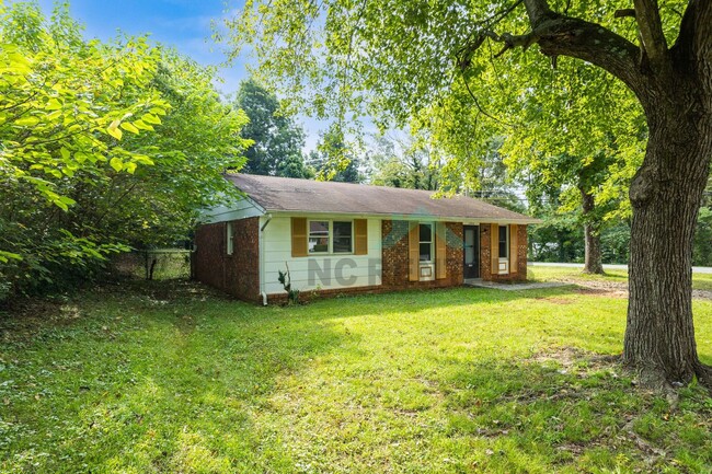 Building Photo - 1200 Blackmoor Rd