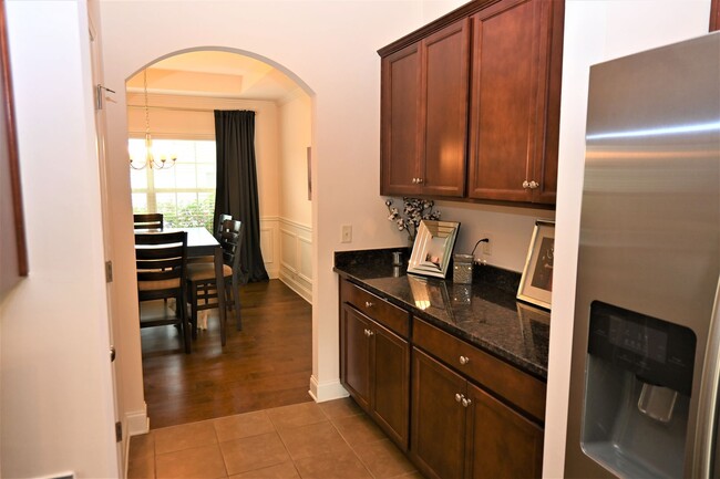 Foto del edificio - 4 bedroom 2.5 bath