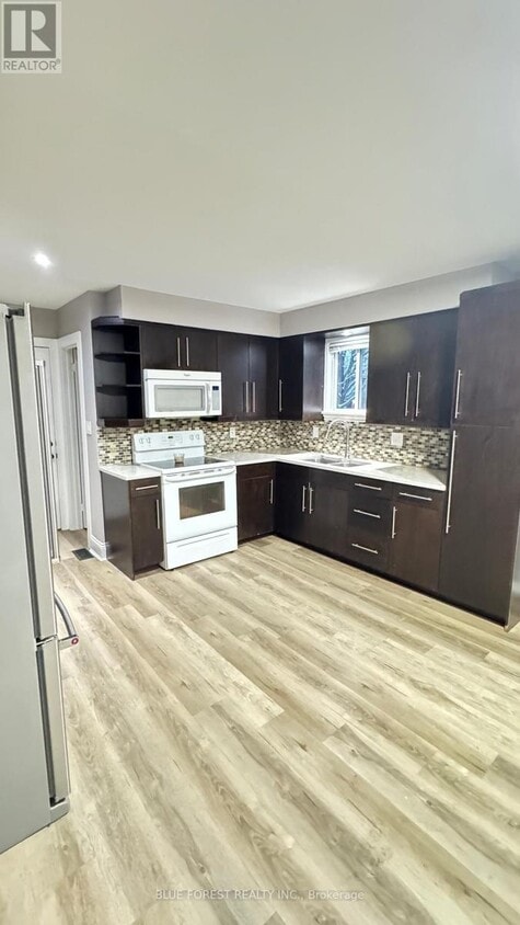 Photo du bâtiment - 114 Pauline Crescent