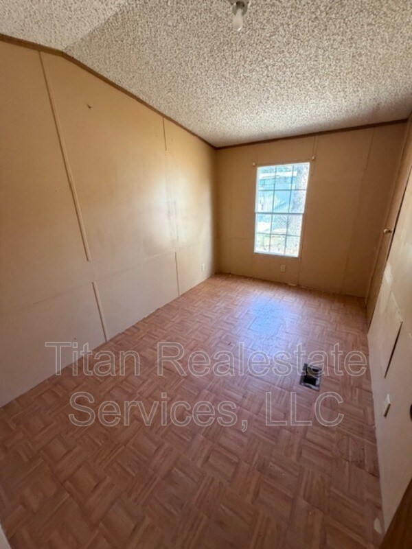 Foto del edificio - 1835 S Lake Arthur Ave