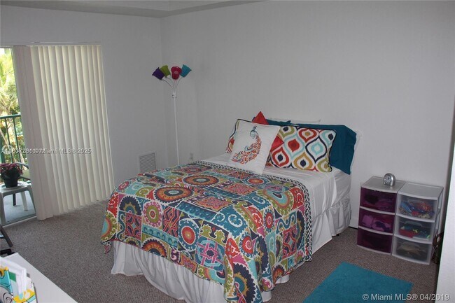 Foto del edificio - 6001 SW 70th St