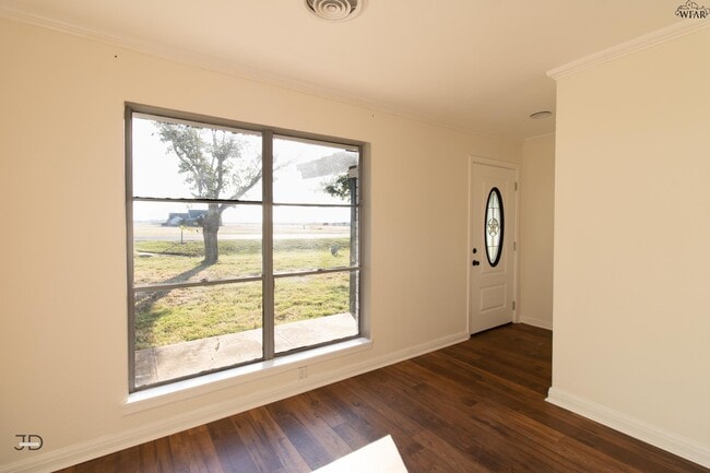 Foto del edificio - 674 Bell Rd S