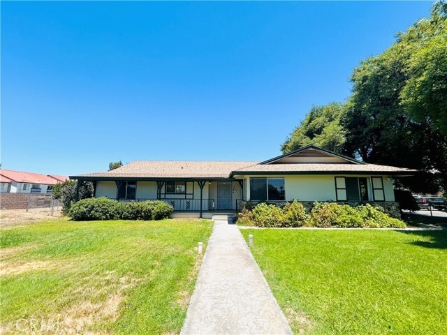 Primary Photo - 2750 W Devonshire Ave