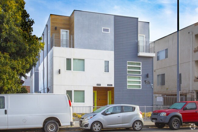 Building Photo - 6117 Fountain Ave