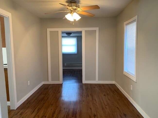 Building Photo - 1 BEDROOM 1 BATH HOUSE