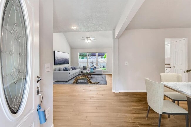 Building Photo - 15 White Bark Pl