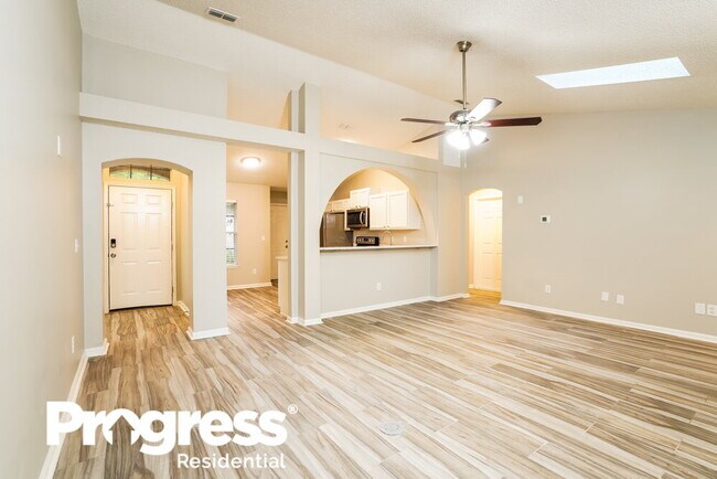 Building Photo - 1775 Glen Laurel Dr