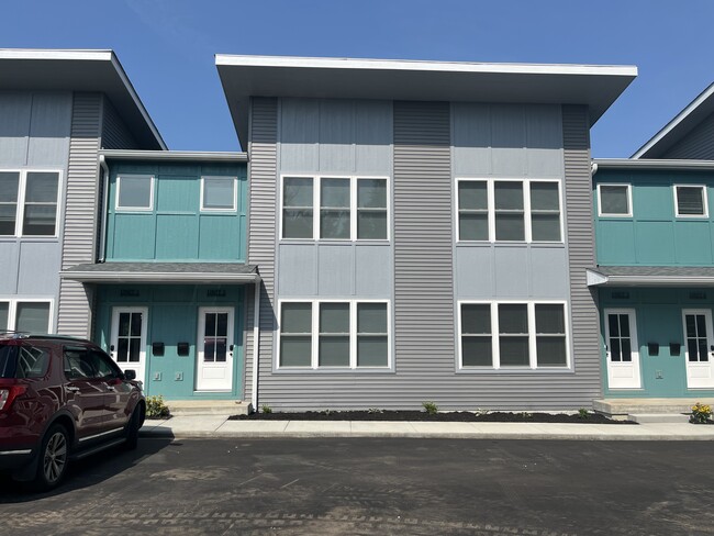 Building Photo - 226 W Gordon Pike
