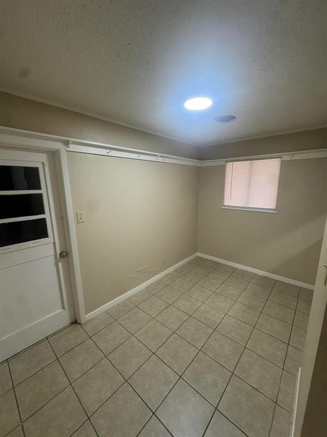 Building Photo - 3726 Bowling Ln