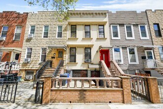 Building Photo - 149A 31st St