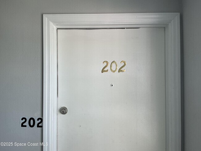 Foto del edificio - 420 Monroe Ave