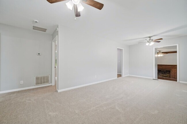 Building Photo - 107 Woods Rd