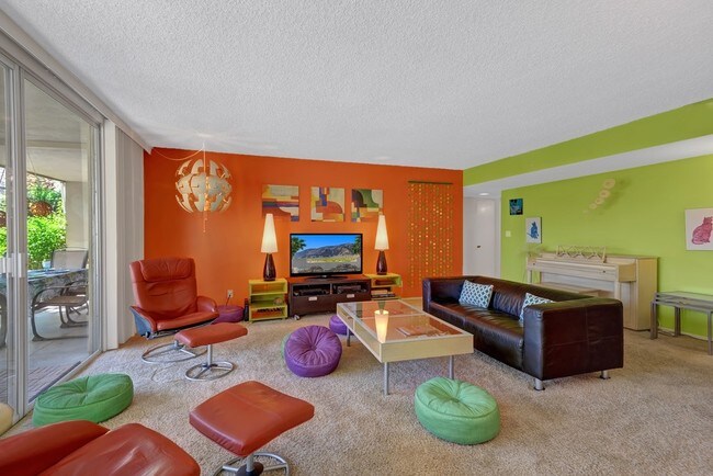 Building Photo - 243 E Twin Palms Dr