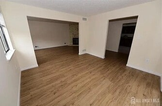 Building Photo - 1502 Edison Glen Terrace