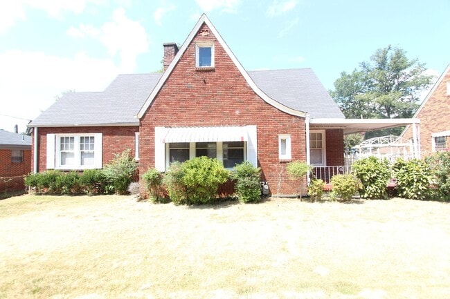 Building Photo - Cute! Cute! Cute! That's the best way to d...