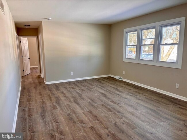 Building Photo - 1228 Heddon Ave