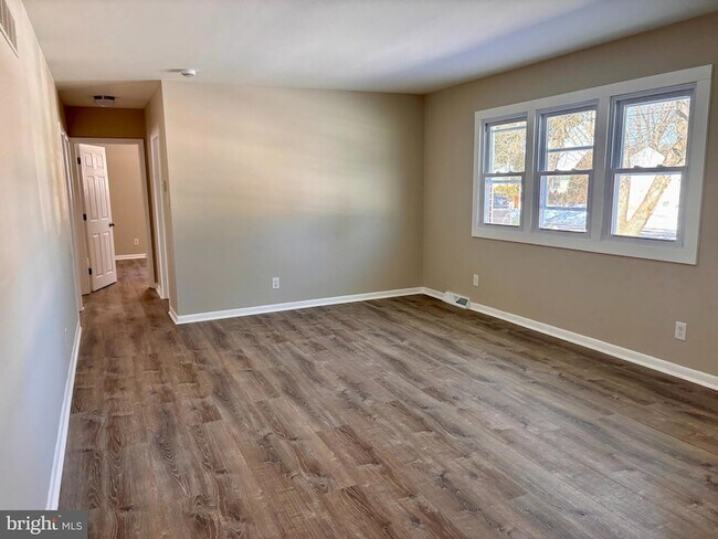 Foto del edificio - 1228 Heddon Ave