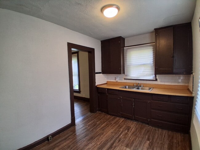 Foto del edificio - 1218 Chandler St