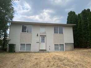 Building Photo - 142 N 16th Ave