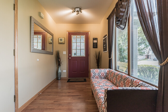 Foto del edificio - 8320 Chestnut Ct
