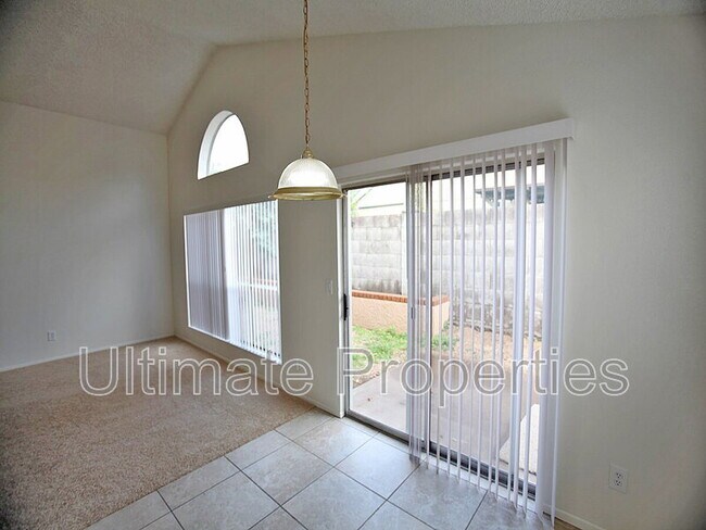 Foto del edificio - 448 E Topeka Dr