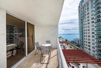 Building Photo - 1200 Brickell Bay Dr